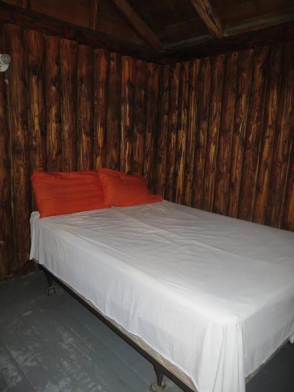 Отель Lake Wolsey Cabins Gore Bay Номер фото