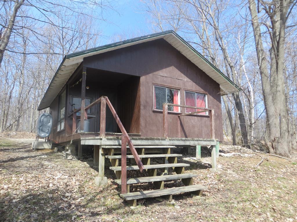 Отель Lake Wolsey Cabins Gore Bay Номер фото