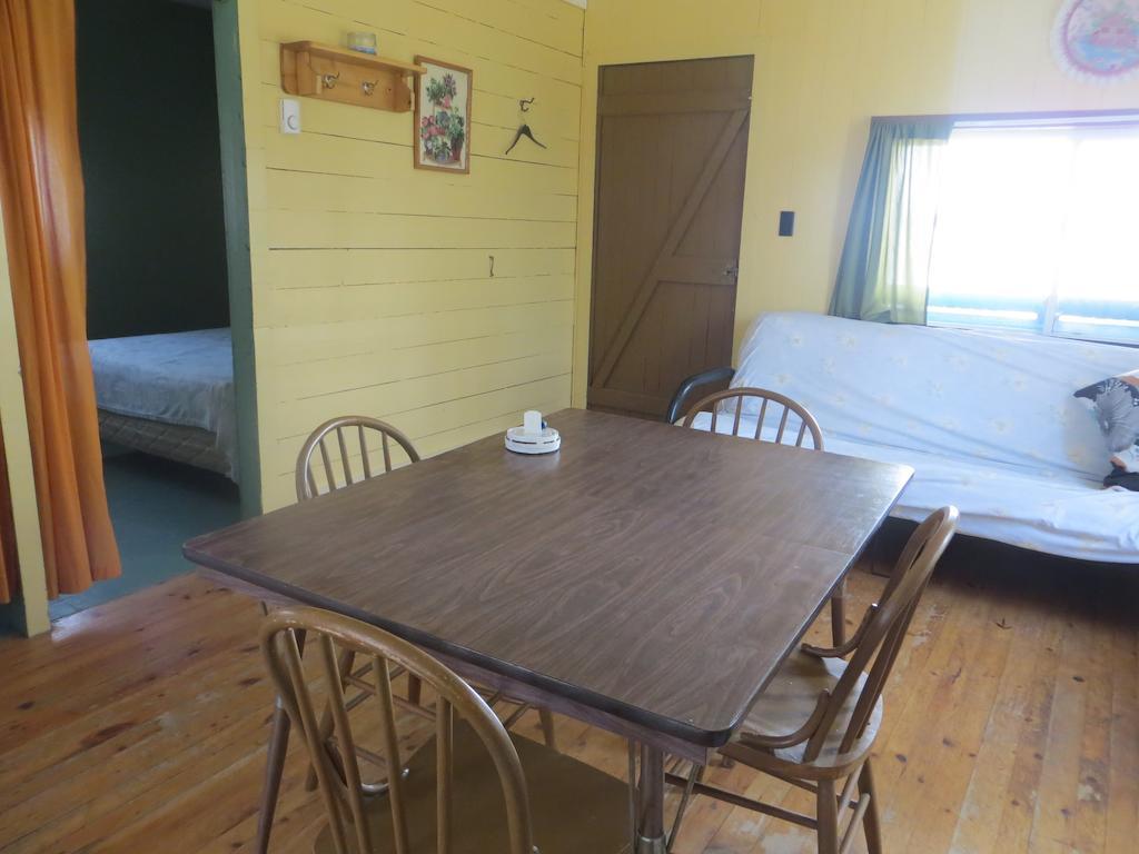 Отель Lake Wolsey Cabins Gore Bay Номер фото